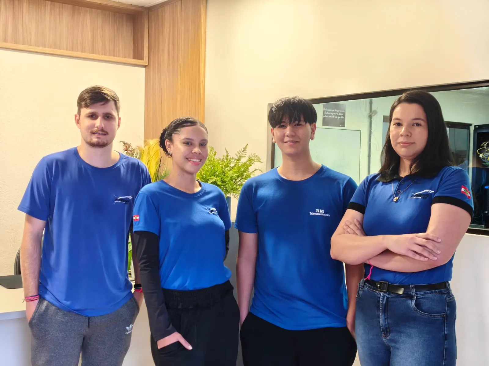 Equipe Frasanet pronta para atender clientes